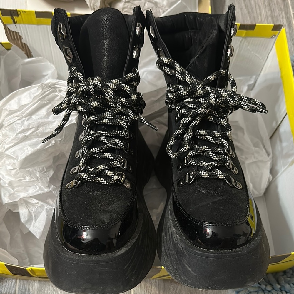 Circus by Sam Edelman Black Platform Hiking Boots 6 - Picture 7 of 16